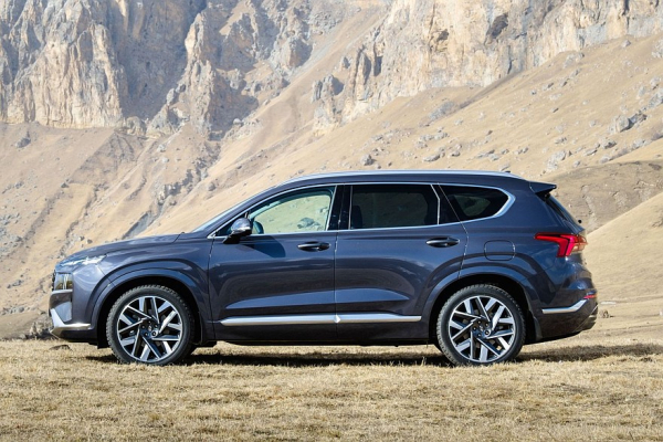 Geely Monjaro или Hyundai Santa Fe: что и как выгоднее купить и обслуживать Geely Monjaro или Hyundai Santa Fe: что и как выгоднее купить и обслуживать