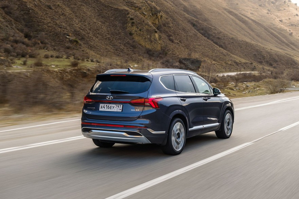Geely Monjaro или Hyundai Santa Fe: что и как выгоднее купить и обслуживать Geely Monjaro или Hyundai Santa Fe: что и как выгоднее купить и обслуживать