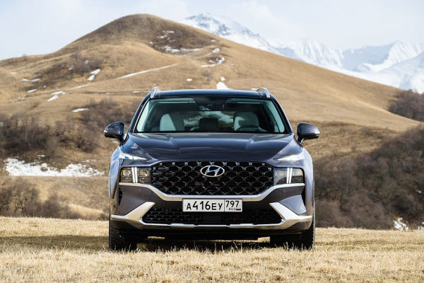 Geely Monjaro или Hyundai Santa Fe: что и как выгоднее купить и обслуживать Geely Monjaro или Hyundai Santa Fe: что и как выгоднее купить и обслуживать