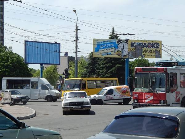Нерегулируемый перекресток пересекаем без аварий Нерегулируемый перекресток пересекаем без аварий