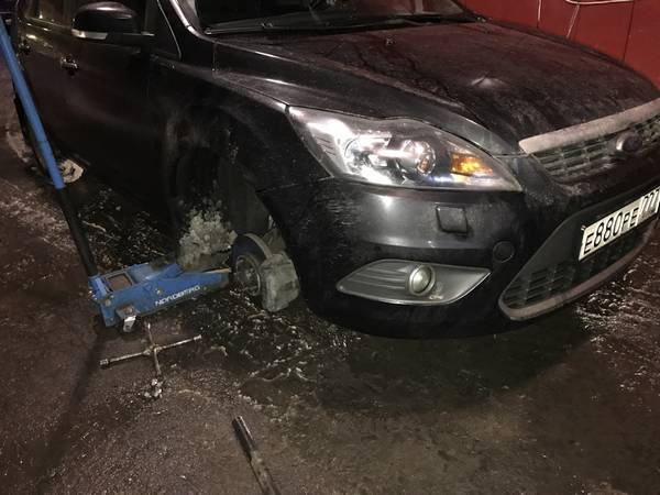 Самостоятельная замена водяного насоса на автомобиле Ford Focus Самостоятельная замена водяного насоса на автомобиле Ford Focus