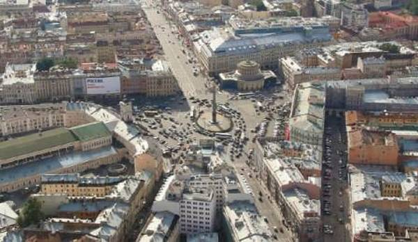 В какие дни недели происходит больше всего ДТП