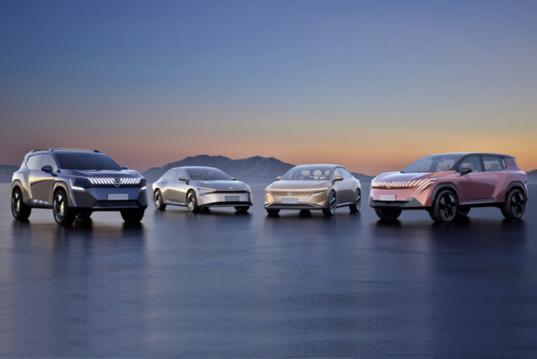 Nissan показал будущие седаны и кроссоверы для Китая