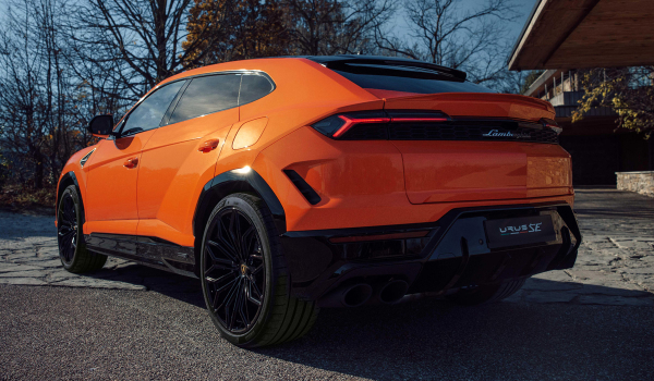 Суперкроссовер Lamborghini Urus стал подзаряжаемым гибридом Суперкроссовер Lamborghini Urus стал подзаряжаемым гибридом