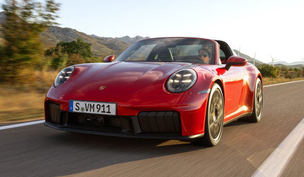 Гибридный Porsche 911 ознаменовал обновление базовой модели Гибридный Porsche 911 ознаменовал обновление базовой модели