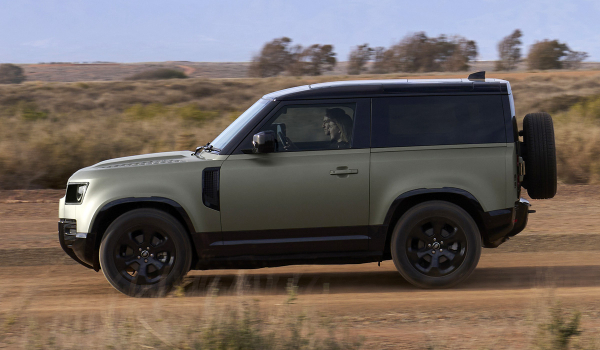 Land Rover Defender: технические обновки и расширенное оснащение Land Rover Defender: технические обновки и расширенное оснащение