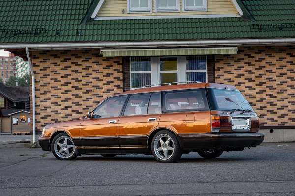 Рама, JZ и богатейшая комплектация: опыт владения Toyota Crown VIII 1992 года Рама, JZ и богатейшая комплектация: опыт владения Toyota Crown VIII 1992 года