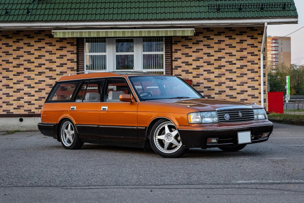 Рама, JZ и богатейшая комплектация: опыт владения Toyota Crown VIII 1992 года Рама, JZ и богатейшая комплектация: опыт владения Toyota Crown VIII 1992 года