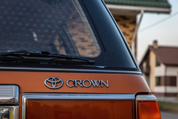 Рама, JZ и богатейшая комплектация: опыт владения Toyota Crown VIII 1992 года Рама, JZ и богатейшая комплектация: опыт владения Toyota Crown VIII 1992 года