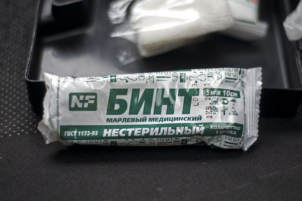 Всё про автомобильную аптечку: что в неё входит, где проверяют и можно ли собрать самому