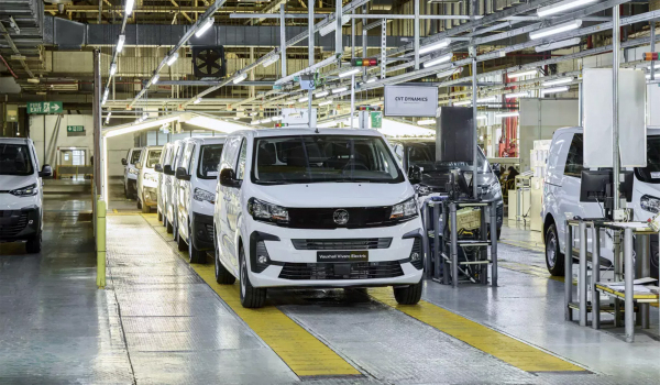 Дайджест дня: мифический Range Rover, хронограф Bugatti и другие события индустрии Дайджест дня: мифический Range Rover, хронограф Bugatti и другие события индустрии
