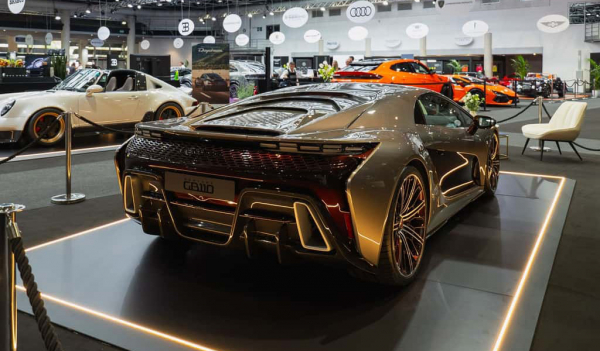 Юбилейный гиперкар Bertone GB110 представлен живьем в Монако