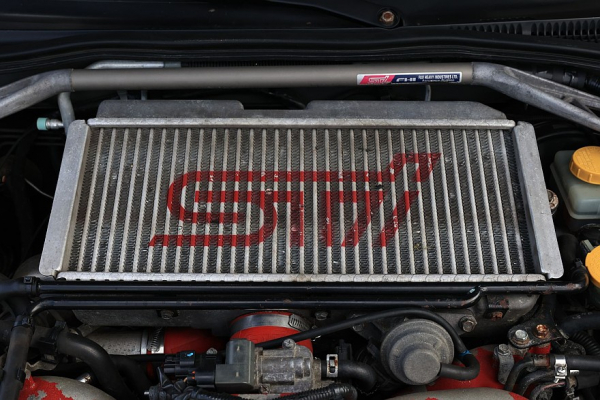Был правый &ndash; стал левый: опыт владения Subaru Impreza WRX STI II S204