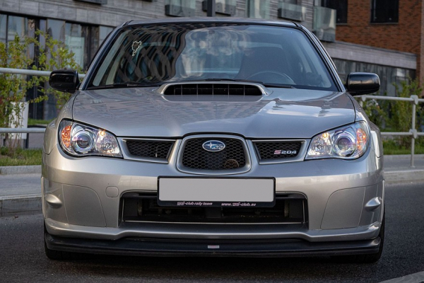Был правый &ndash; стал левый: опыт владения Subaru Impreza WRX STI II S204