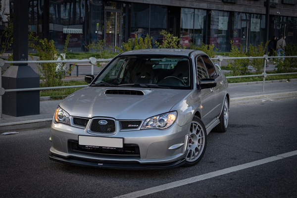 Был правый &ndash; стал левый: опыт владения Subaru Impreza WRX STI II S204