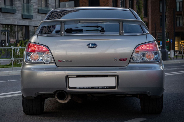 Был правый &ndash; стал левый: опыт владения Subaru Impreza WRX STI II S204