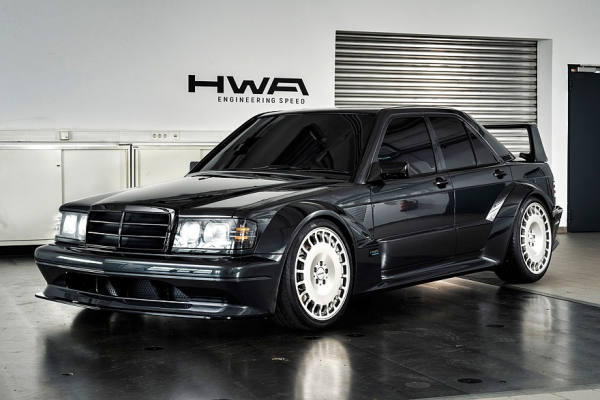 Рестомод HWA Evo от создателей AMG: живые фотографии и технические подробности Рестомод HWA Evo от создателей AMG: живые фотографии и технические подробности