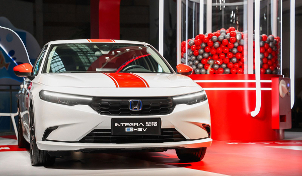 Китайская Honda Integra: бунтарский дух, чемодан и кружка Китайская Honda Integra: бунтарский дух, чемодан и кружка