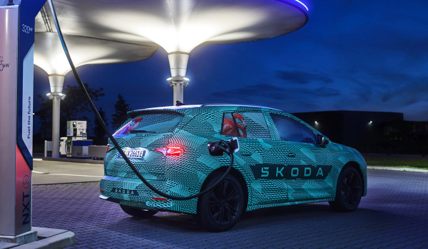 Кроссовер Skoda Elroq дебютировал в камуфляже Кроссовер Skoda Elroq дебютировал в камуфляже