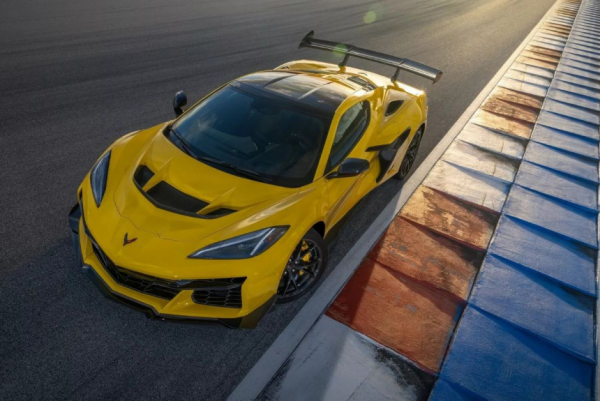 Экстремальный Chevrolet Corvette ZR1: впервые с битурбомотором Экстремальный Chevrolet Corvette ZR1: впервые с битурбомотором