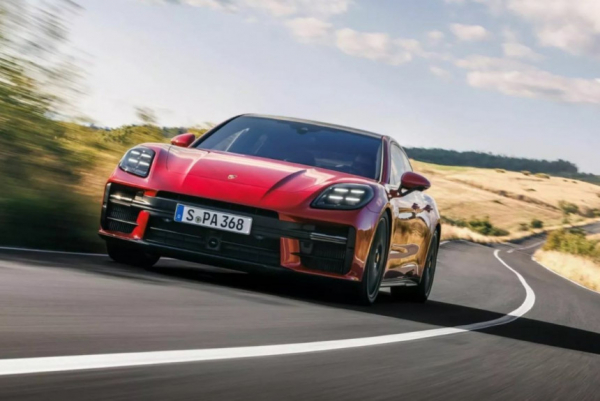 Семейство Porsche Panamera: две новые версии с мотором V8 Семейство Porsche Panamera: две новые версии с мотором V8