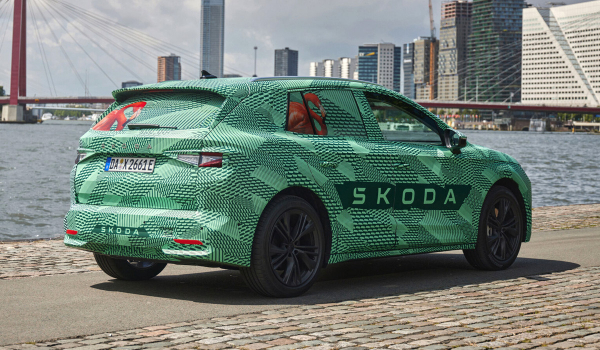 Кроссовер Skoda Elroq дебютировал в камуфляже Кроссовер Skoda Elroq дебютировал в камуфляже