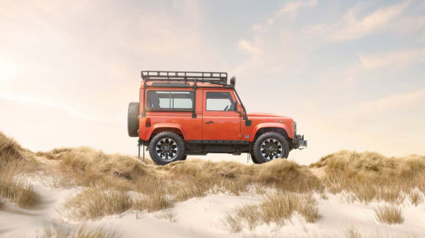 Классический Land Rover Defender: новая жизнь с двигателем V8
