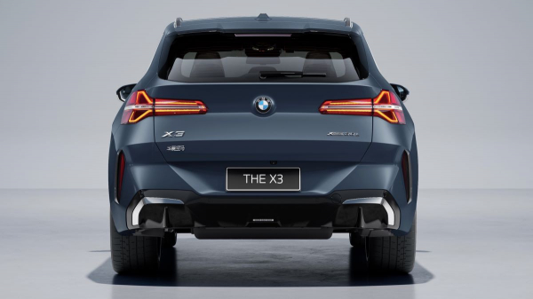 Кроссовер BMW X3 впервые обрел длиннобазную версию Кроссовер BMW X3 впервые обрел длиннобазную версию