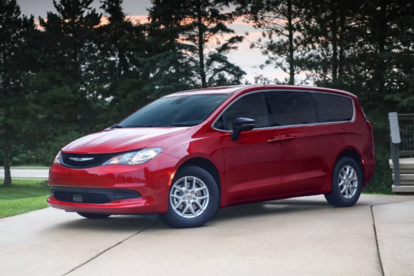 Минивэн Chrysler Voyager вернулся в строй Минивэн Chrysler Voyager вернулся в строй