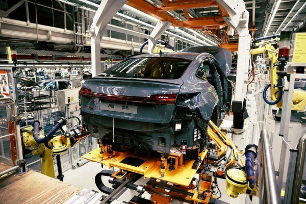 Брюссельский завод Audi: забастовки и сорвавшаяся сделка с Nio Брюссельский завод Audi: забастовки и сорвавшаяся сделка с Nio