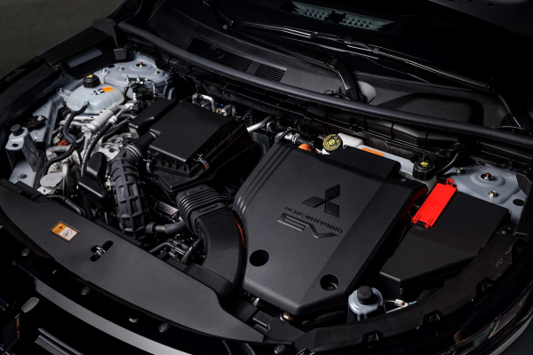 Кроссовер Mitsubishi Outlander вернулся в Европу с обновками Кроссовер Mitsubishi Outlander вернулся в Европу с обновками