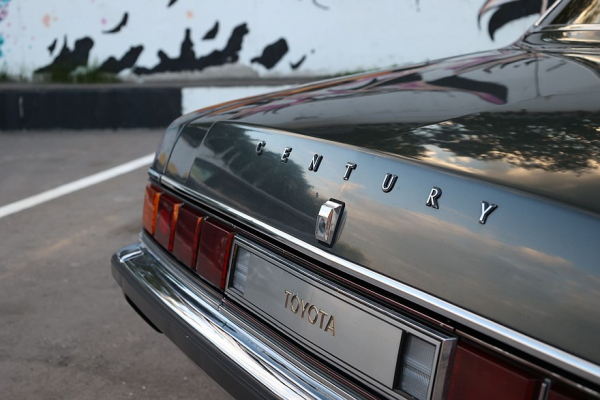 Национальное достояние: опыт владения Toyota Century первого поколения 1991 года Национальное достояние: опыт владения Toyota Century первого поколения 1991 года