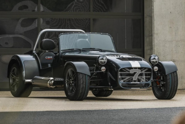 Экстремальный Caterham Seven CSR Twenty отпраздновал юбилей серии Экстремальный Caterham Seven CSR Twenty отпраздновал юбилей серии