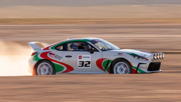 Показано полноприводное турбокупе Toyota GR86 Rally Legacy Показано полноприводное турбокупе Toyota GR86 Rally Legacy