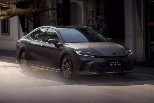В Китае представлена &laquo;великолепная&raquo; Toyota Camry