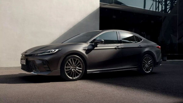 В Китае представлена &laquo;великолепная&raquo; Toyota Camry