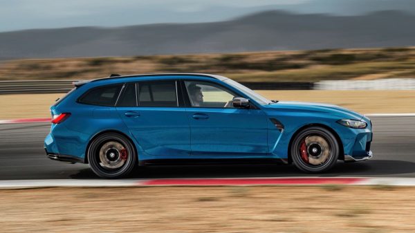 Показан экстремальный универсал BMW M3 CS Touring Показан экстремальный универсал BMW M3 CS Touring