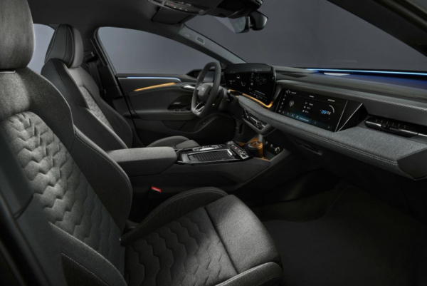 Mercedes-Benz и Audi пересмотрят подход к созданию интерьеров Mercedes-Benz и Audi пересмотрят подход к созданию интерьеров