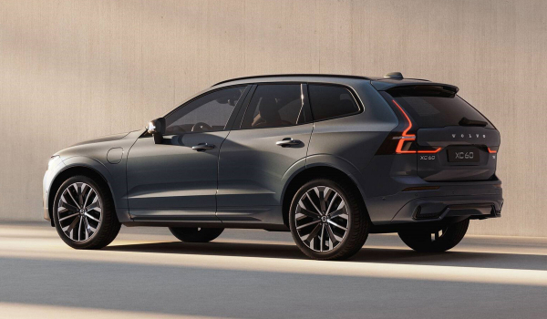 Кроссовер Volvo XC60: второй рестайлинг Кроссовер Volvo XC60: второй рестайлинг