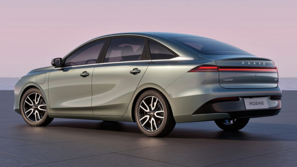 Электрический седан Roewe D6 приготовился к дебюту Электрический седан Roewe D6 приготовился к дебюту