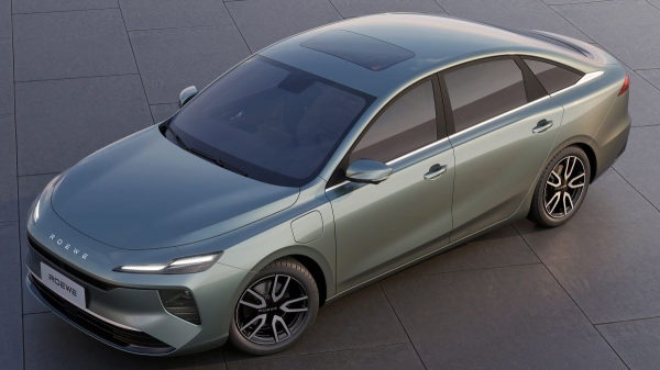 Электрический седан Roewe D6 приготовился к дебюту Электрический седан Roewe D6 приготовился к дебюту
