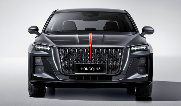 Hongqi H5: версия Black Edition в России и подзаряжаемый гибрид в Китае