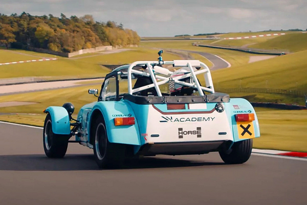 Caterham будет использовать двигатели Renault