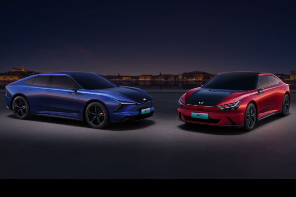 Лифтбек Honda GT представлен с двумя лицами