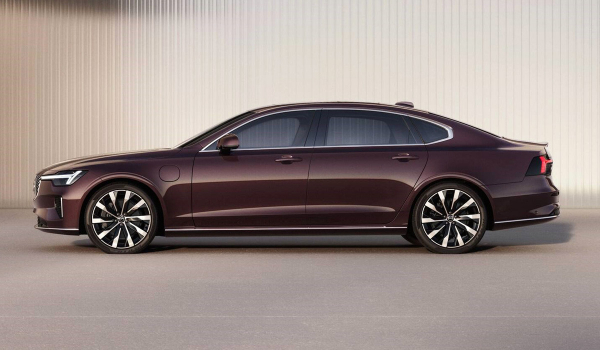 Седан Volvo S90 обновлен во второй раз (но не для всех)