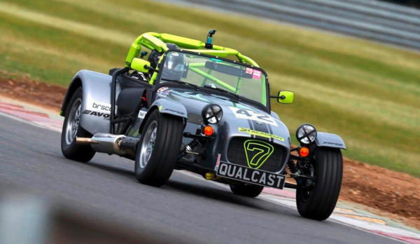 Caterham будет использовать двигатели Renault