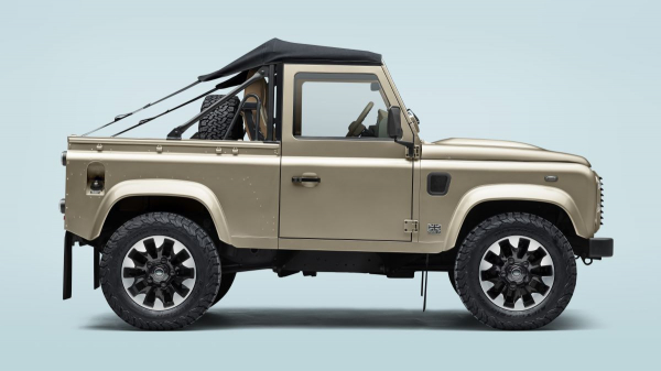 Классический Defender 90: вторая жизнь с V8 и открытым верхом