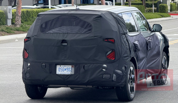 Новый кроссовер Kia Seltos замечен на дорожных испытаниях Новый кроссовер Kia Seltos замечен на дорожных испытаниях