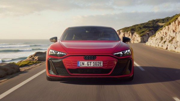 Обновленный седан Audi e-tron GT: базовая версия Обновленный седан Audi e-tron GT: базовая версия