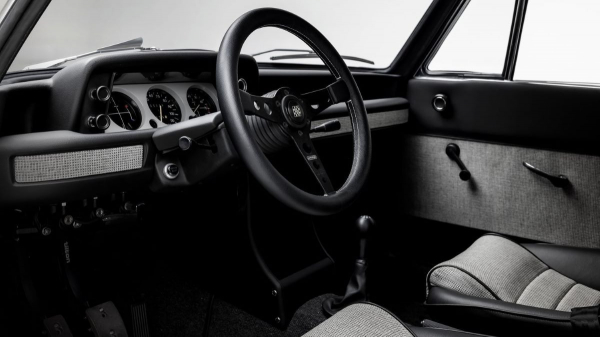 Настоящий Neue Klasse: представлен рестомод на основе BMW 2002 Настоящий Neue Klasse: представлен рестомод на основе BMW 2002